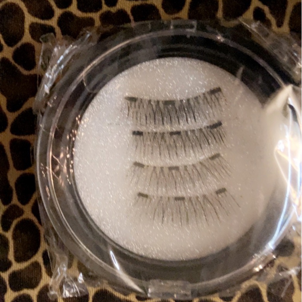 Magnetic eyelashes - Picture 2 of 3